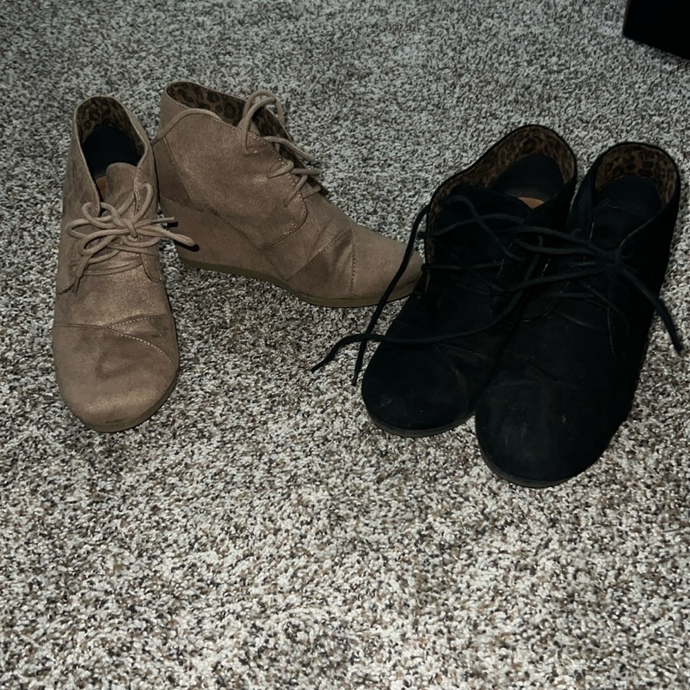 Maurice’s closed wedge shoe size 7 one is black and other is tan